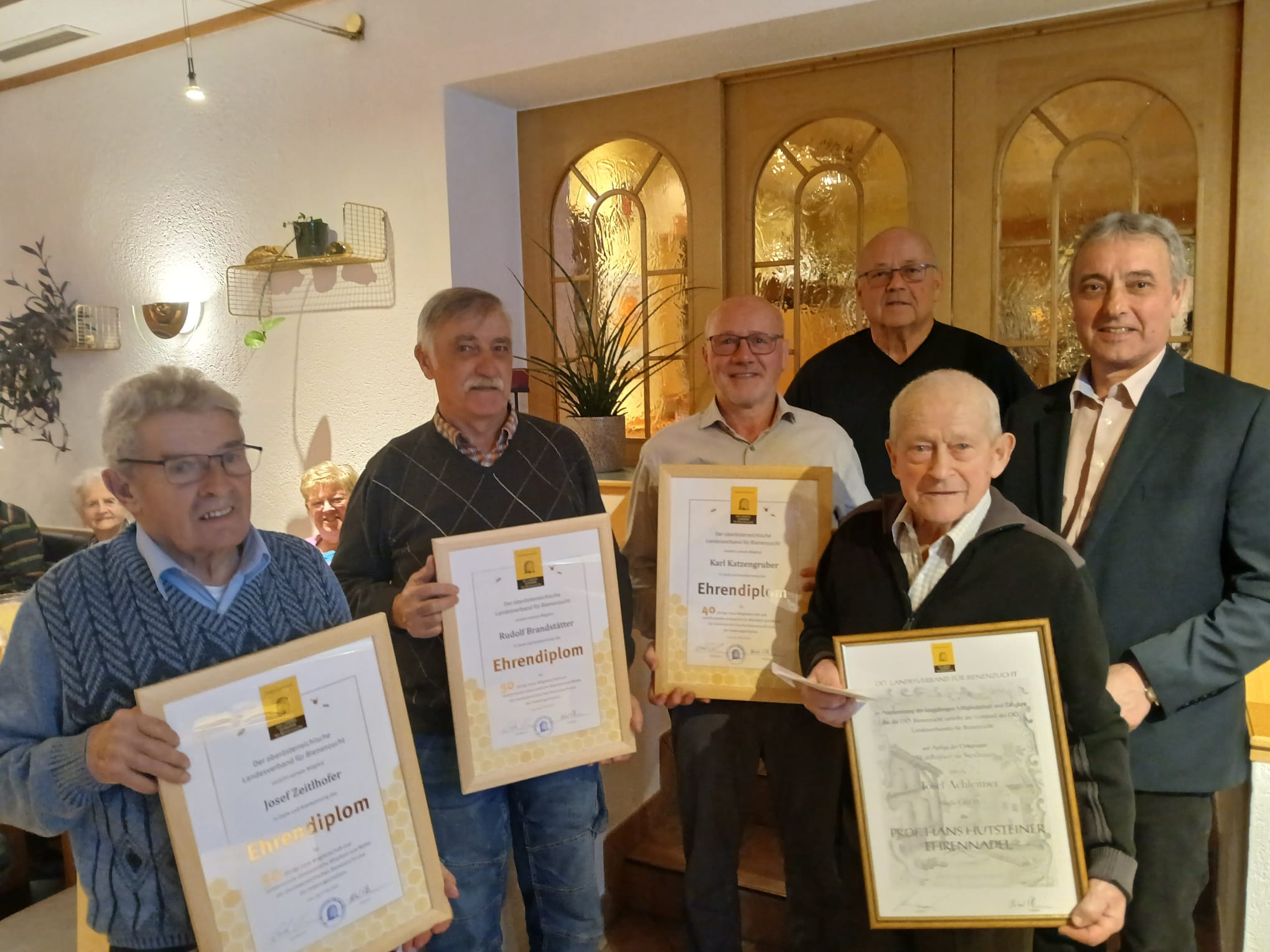 Geehrte Mitglieder bei der Jahreshauptversammlung 2025